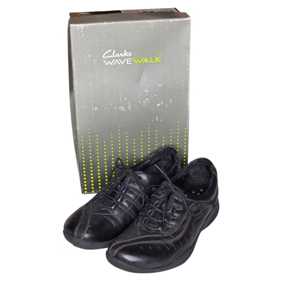 Clarks WaveWalk Black Leather Comfort Walking Shoes 9.5M w/ Box - Picture 1 of 11